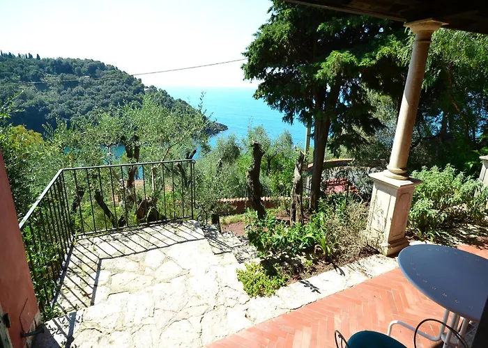 Near Tuscan Sea Access Lerici